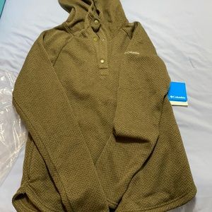 NWT women’s large Columbia sweater hoodie. Olive.